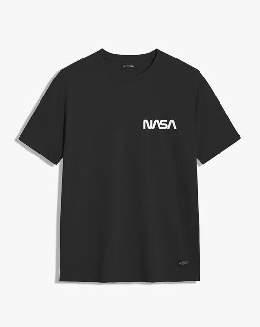 Camiseta negra unisex roja NASA RELAX